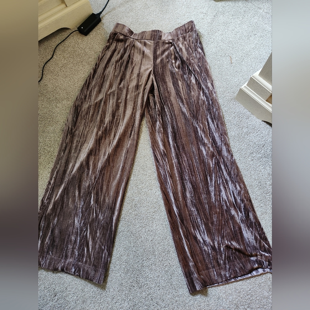 New velvet flowy pants